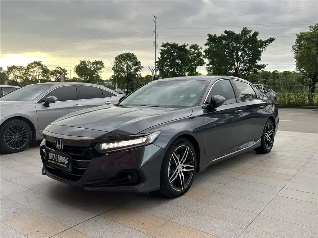 Honda Accord — фото 1