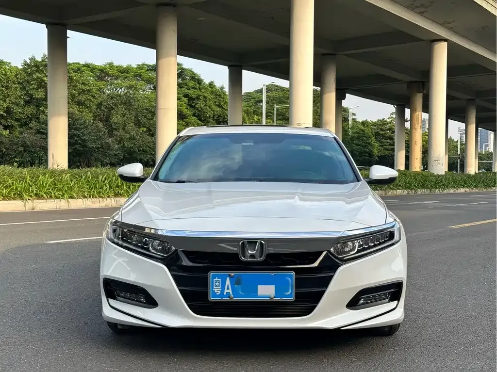 Honda Accord — фото 4