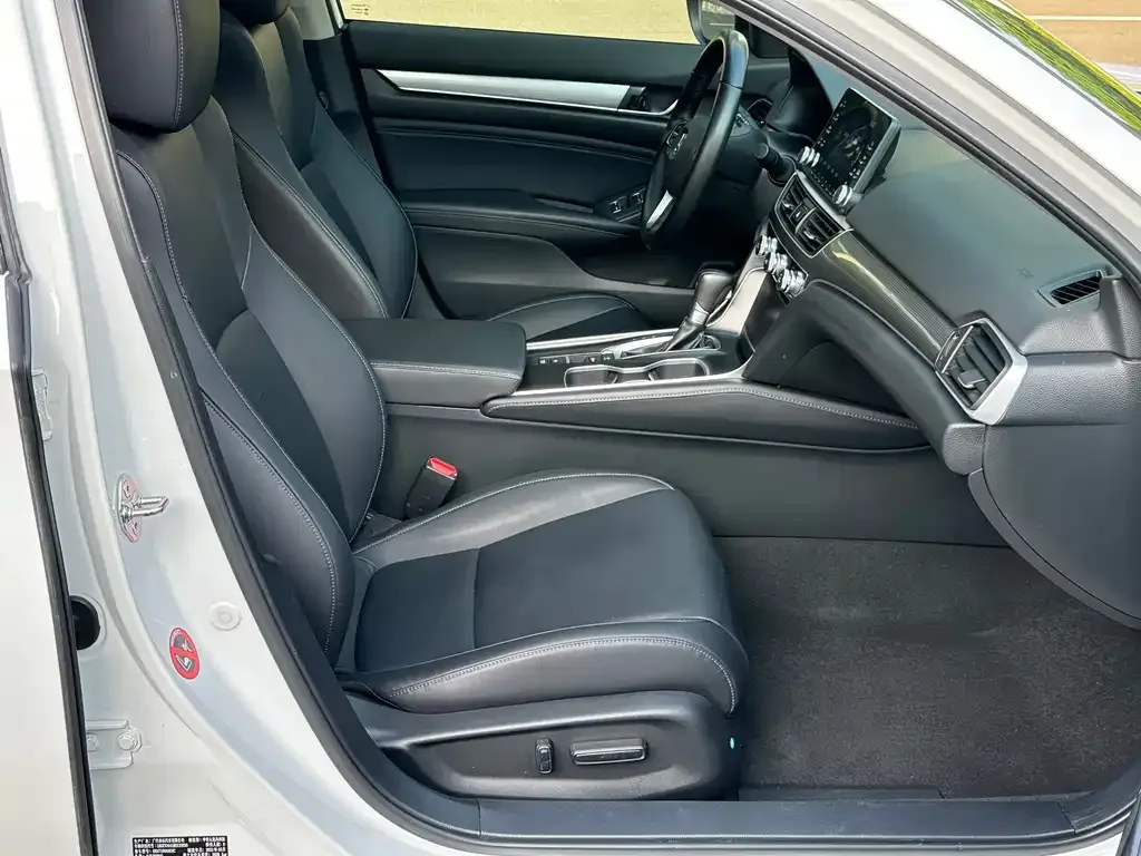 Honda Accord — фото 9