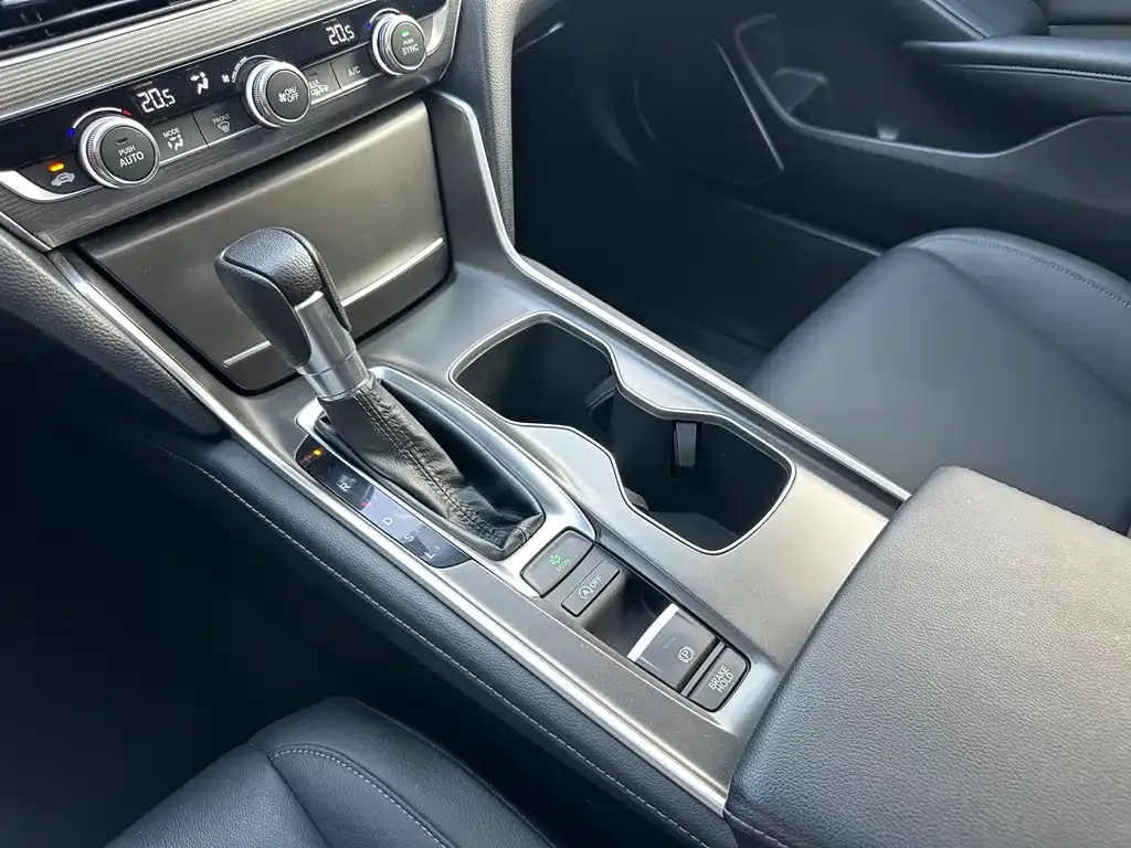 Honda Accord — фото 5