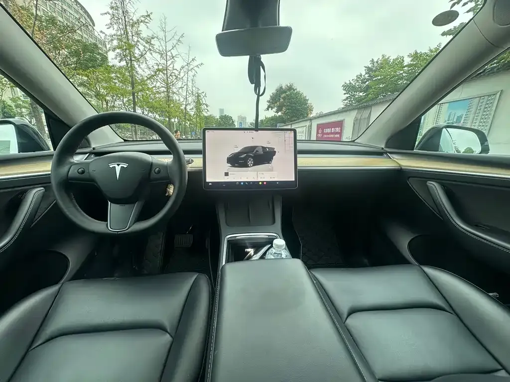 Tesla Model Y — фото 3
