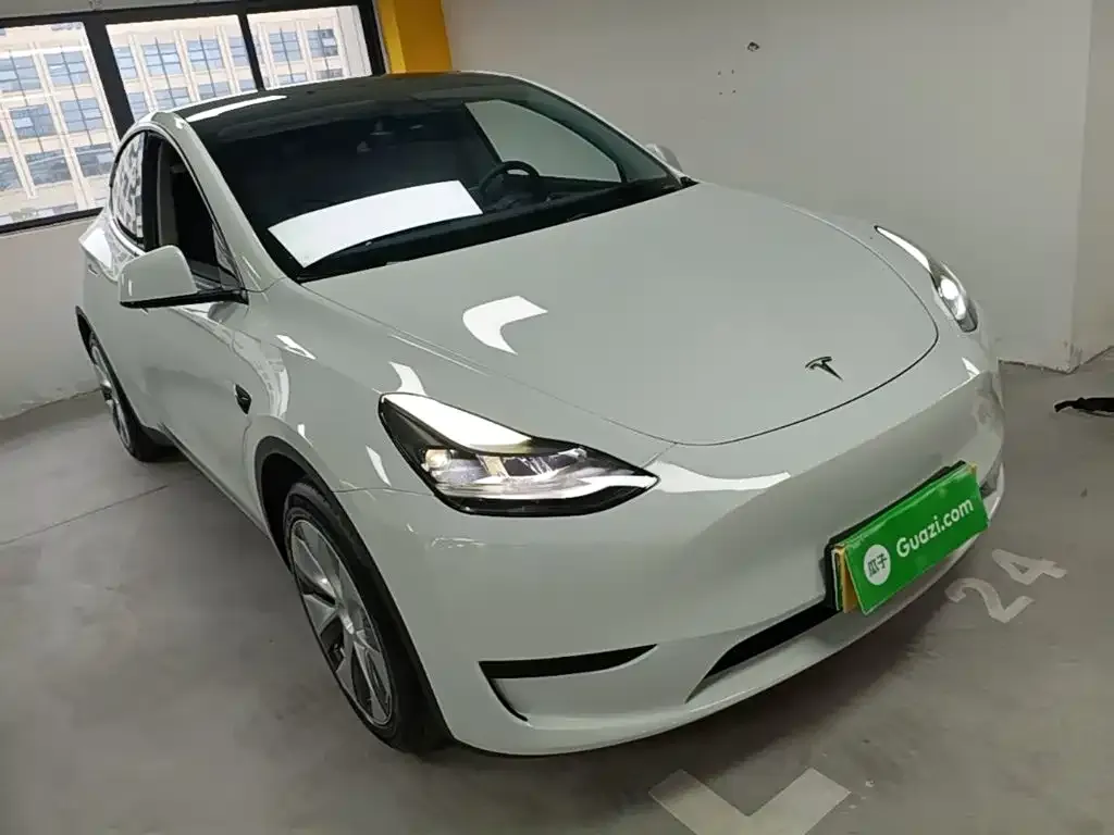 Tesla Model Y — фото 5