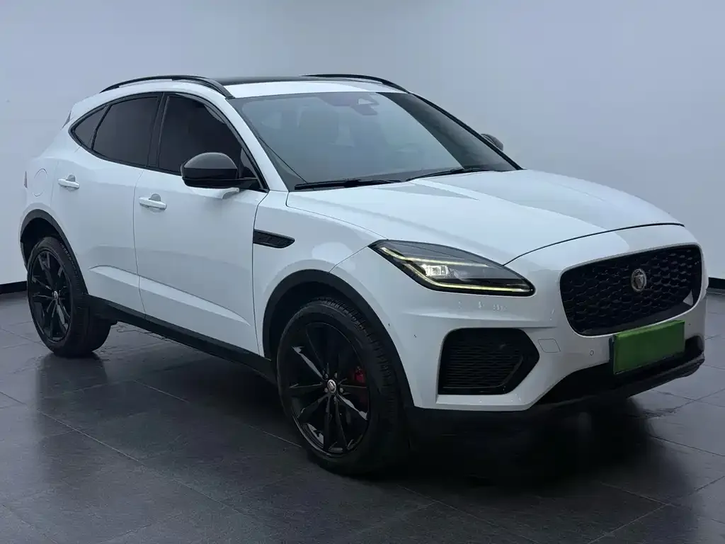 Jaguar E-PACE — фото 2