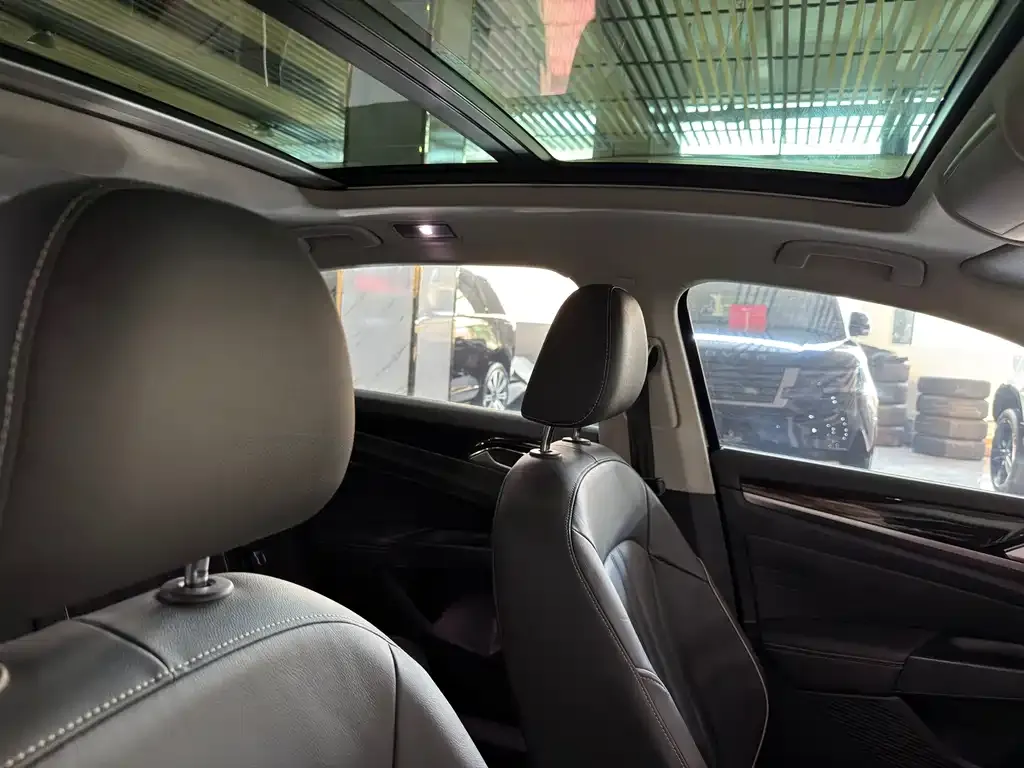 Volkswagen Passat — фото 4