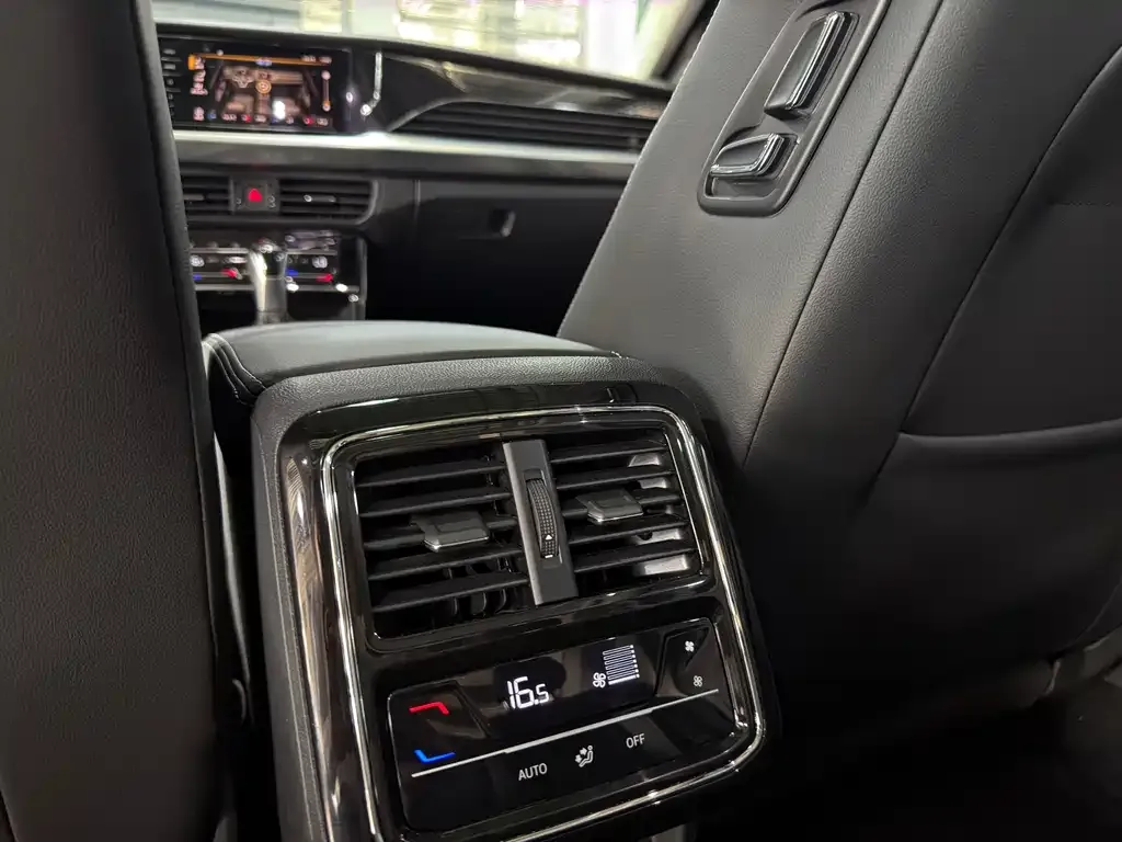 Volkswagen Passat — фото 6