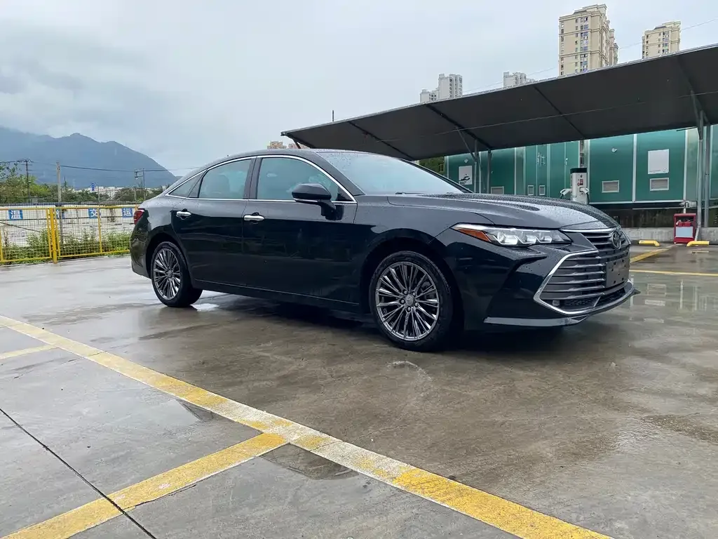 Toyota Avalon — фото 2