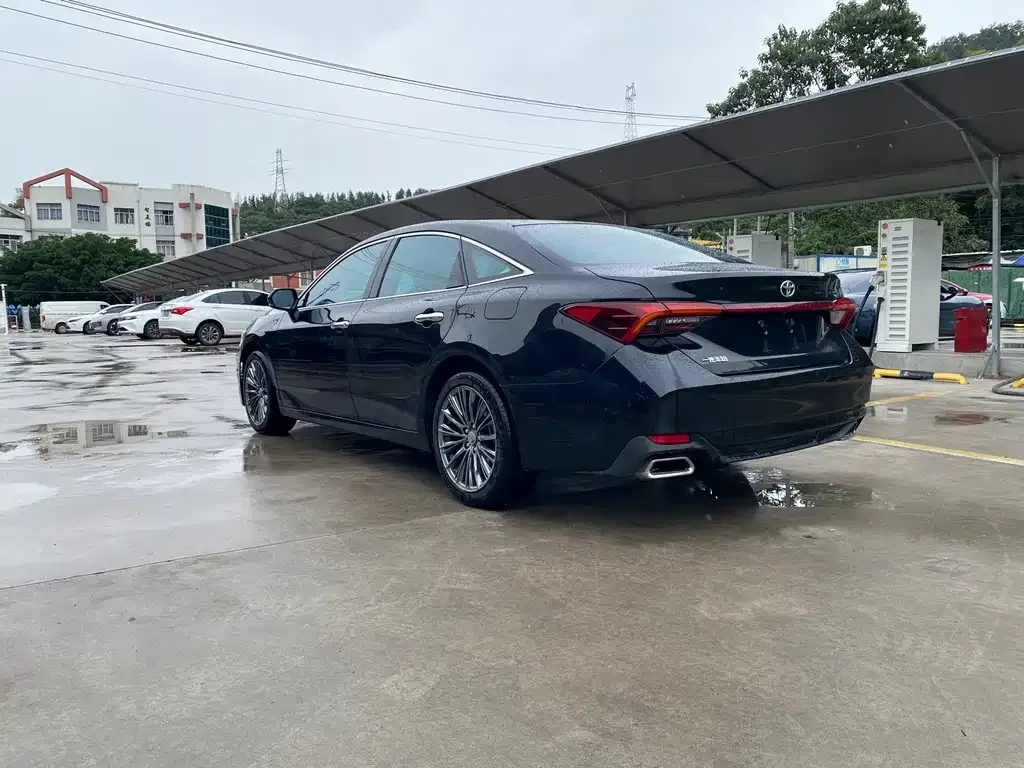 Toyota Avalon — фото 10