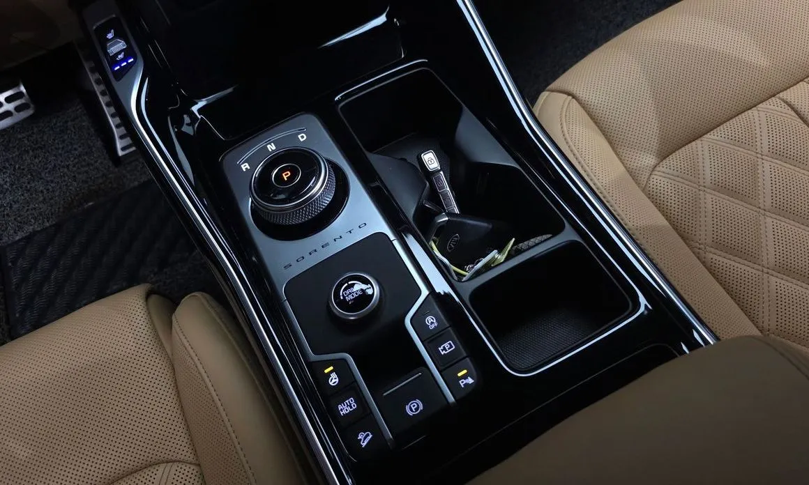 Kia Sorento — фото 9