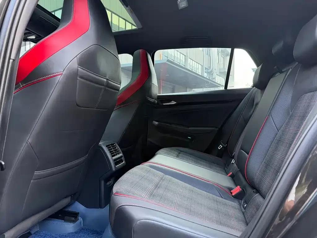 Volkswagen Golf GTI — фото 3
