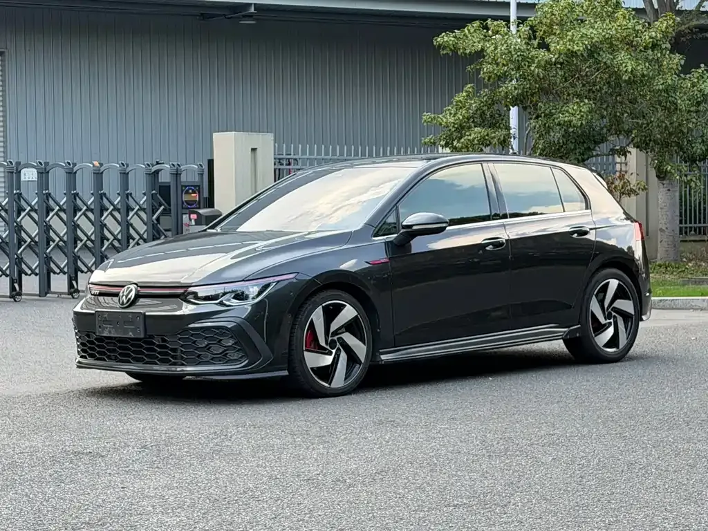 Volkswagen Golf GTI — фото 8