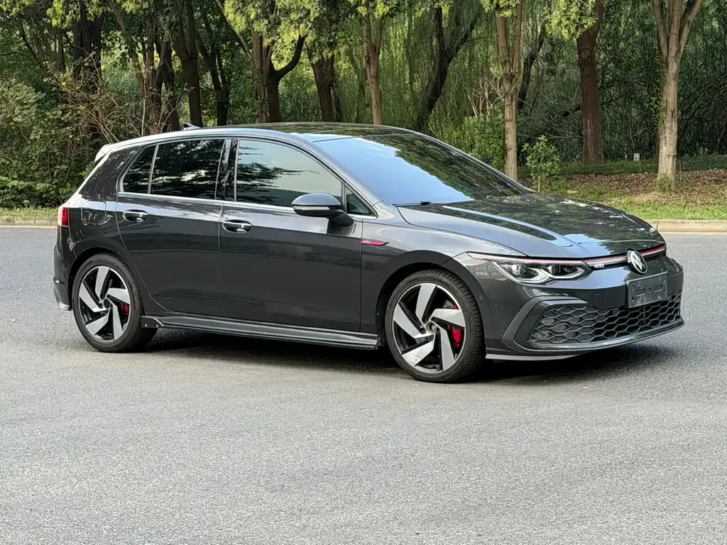 Volkswagen Golf GTI — фото 5