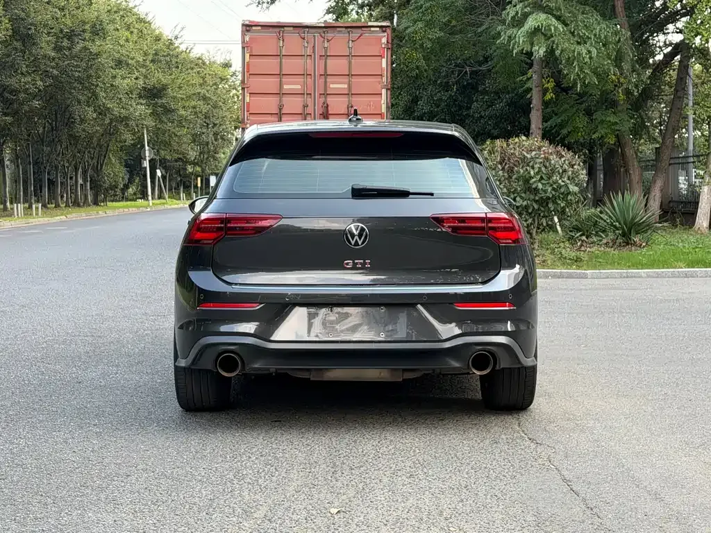 Volkswagen Golf GTI — фото 6