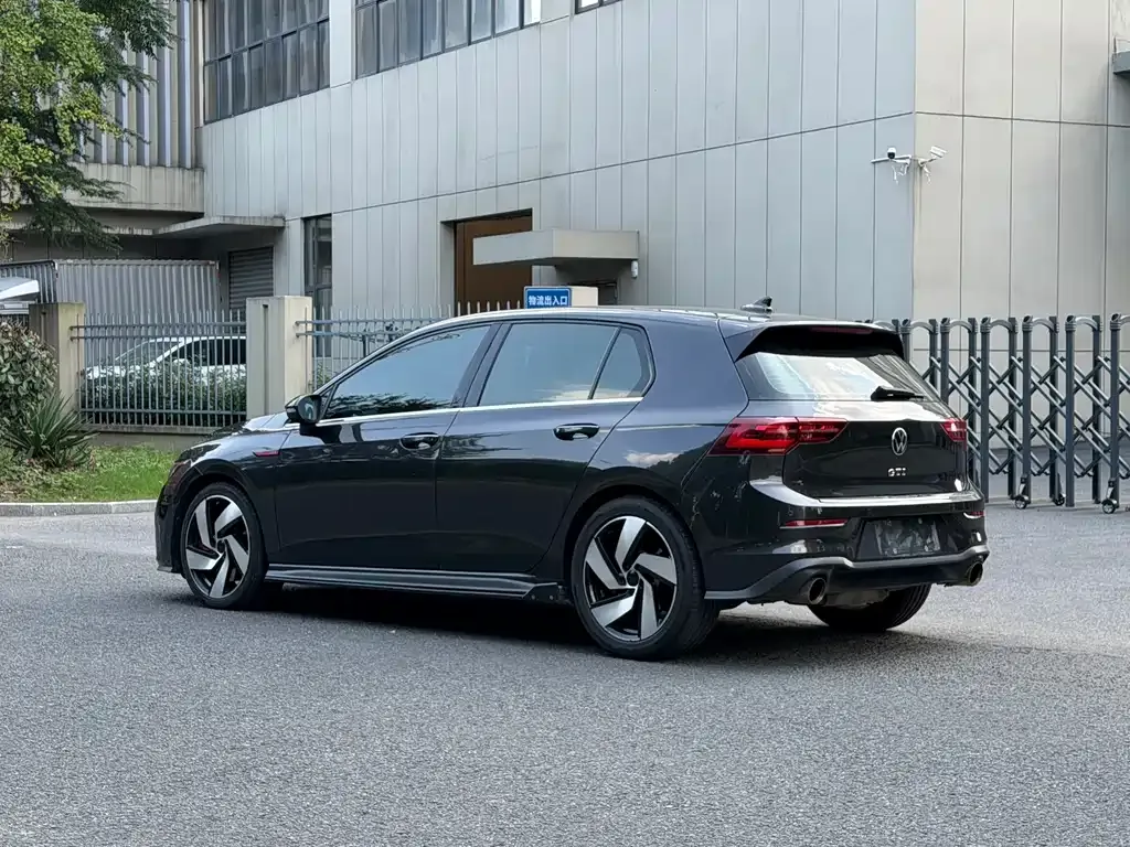 Volkswagen Golf GTI — фото 4