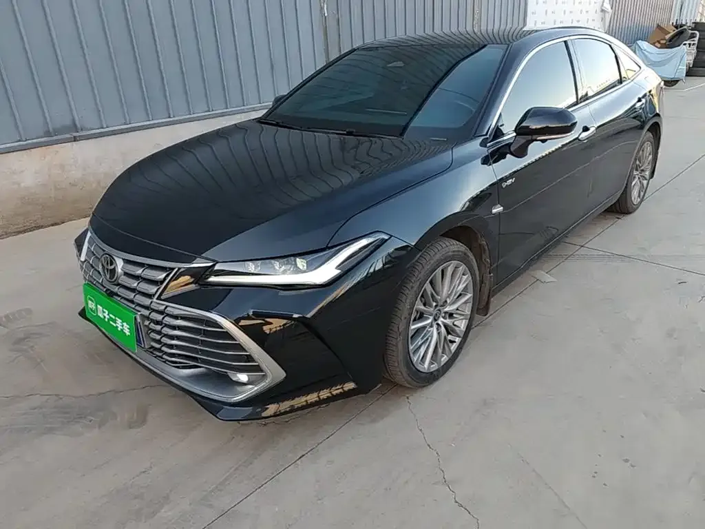 Toyota Avalon — фото 1
