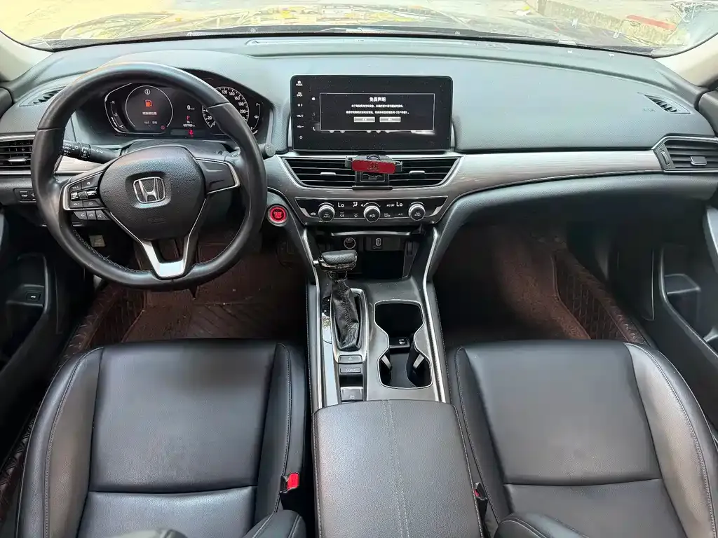 Honda Accord — фото 7
