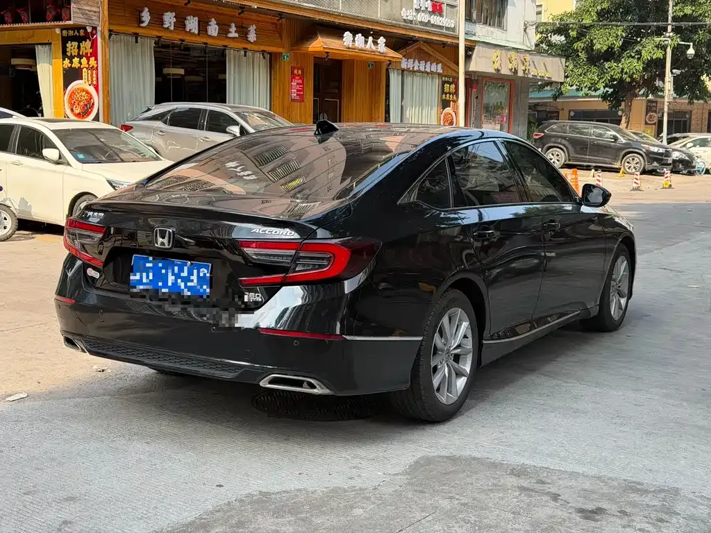 Honda Accord — фото 6