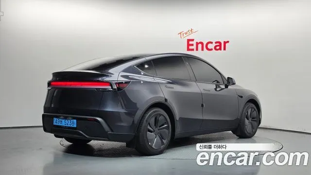 Tesla Model Y — фото 4