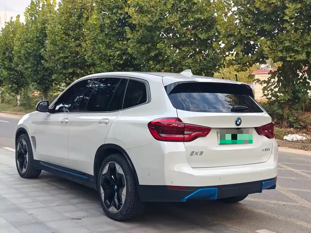 BMW iX3 — фото 4