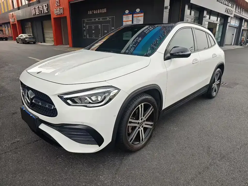 Mercedes-Benz GLA — фото 1