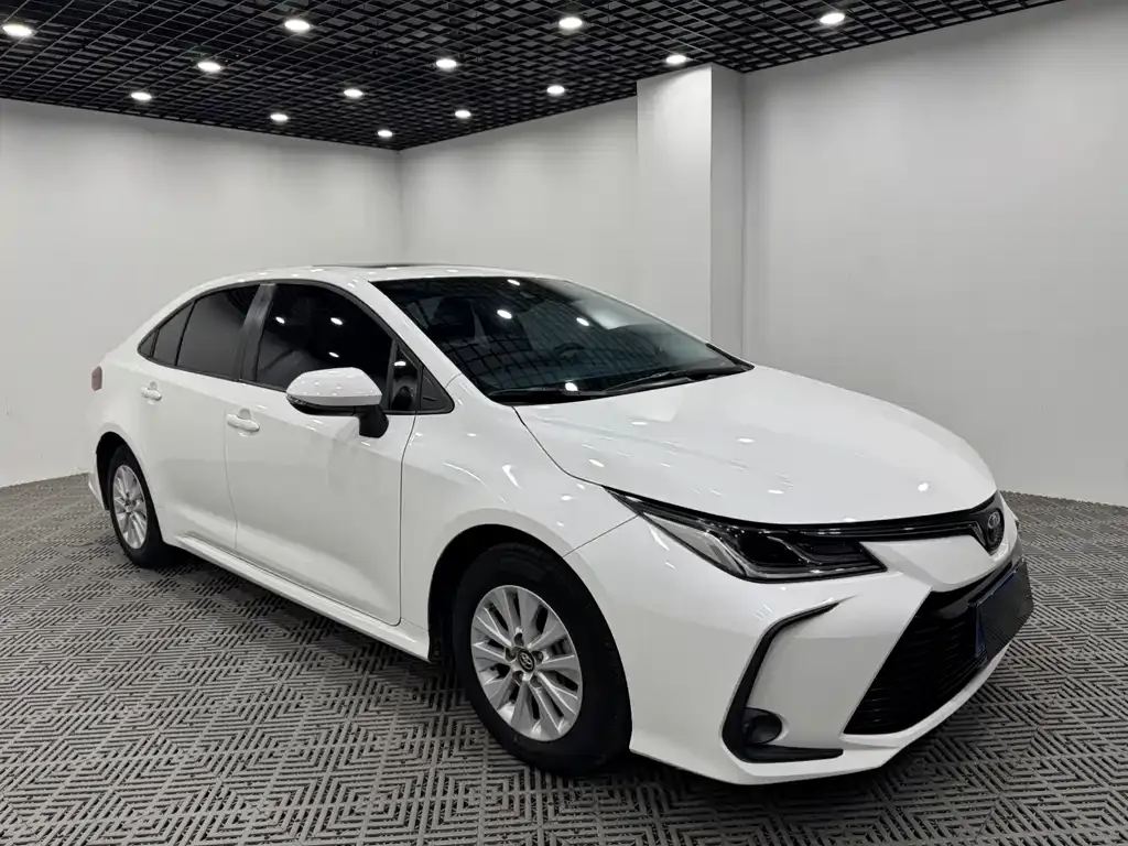 Toyota Corolla — фото 1