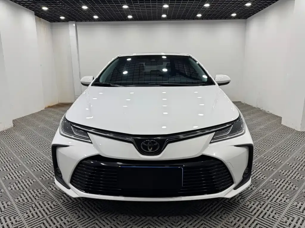 Toyota Corolla — фото 4
