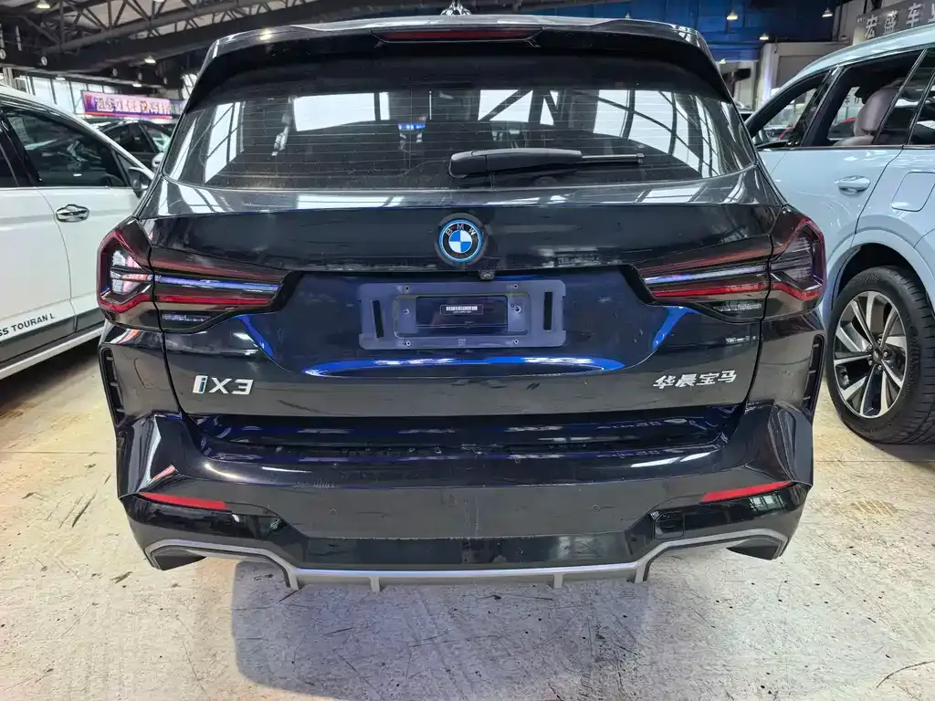 BMW iX3 — фото 4