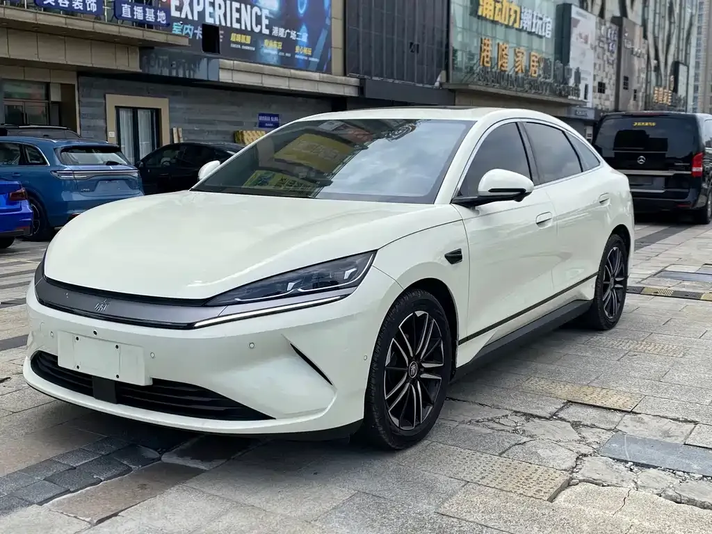BYD Qin L — фото 1
