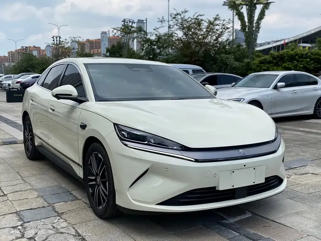 BYD Qin L — фото 8