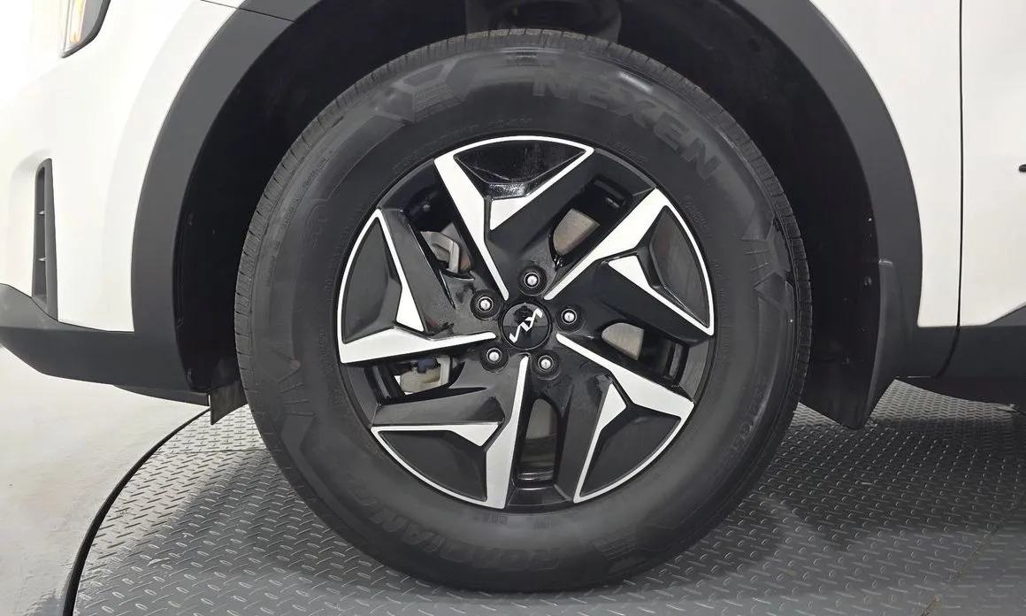 Kia Sorento — фото 6
