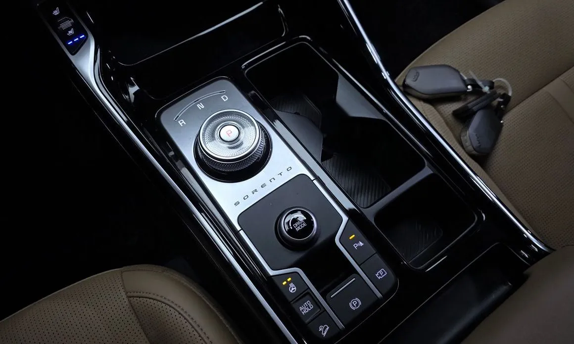 Kia Sorento — фото 9