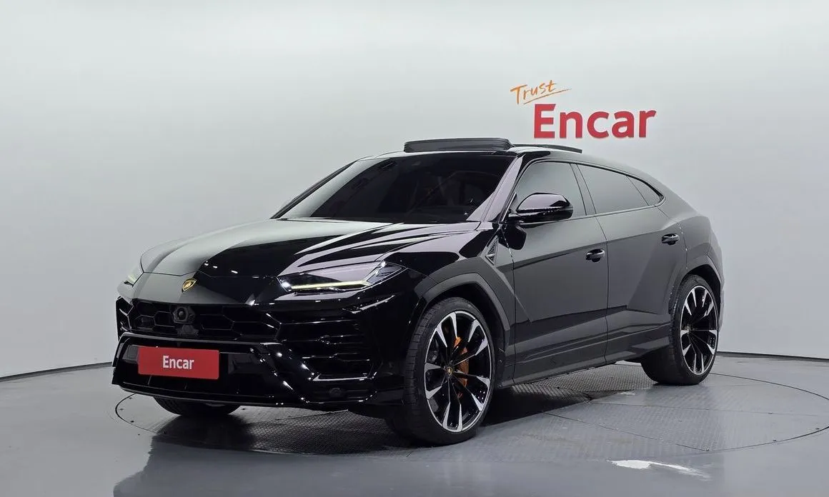Lamborghini Urus — фото 1