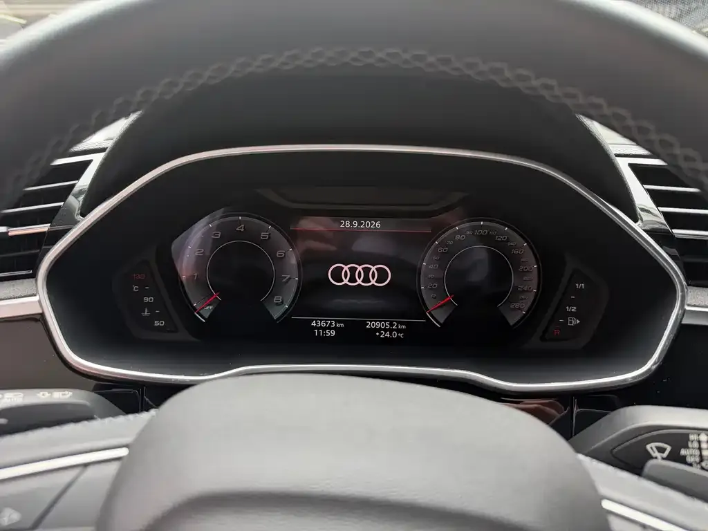 Audi Q3 — фото 3