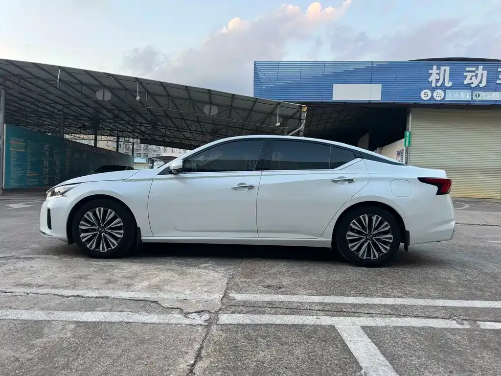 Nissan Teana — фото 6