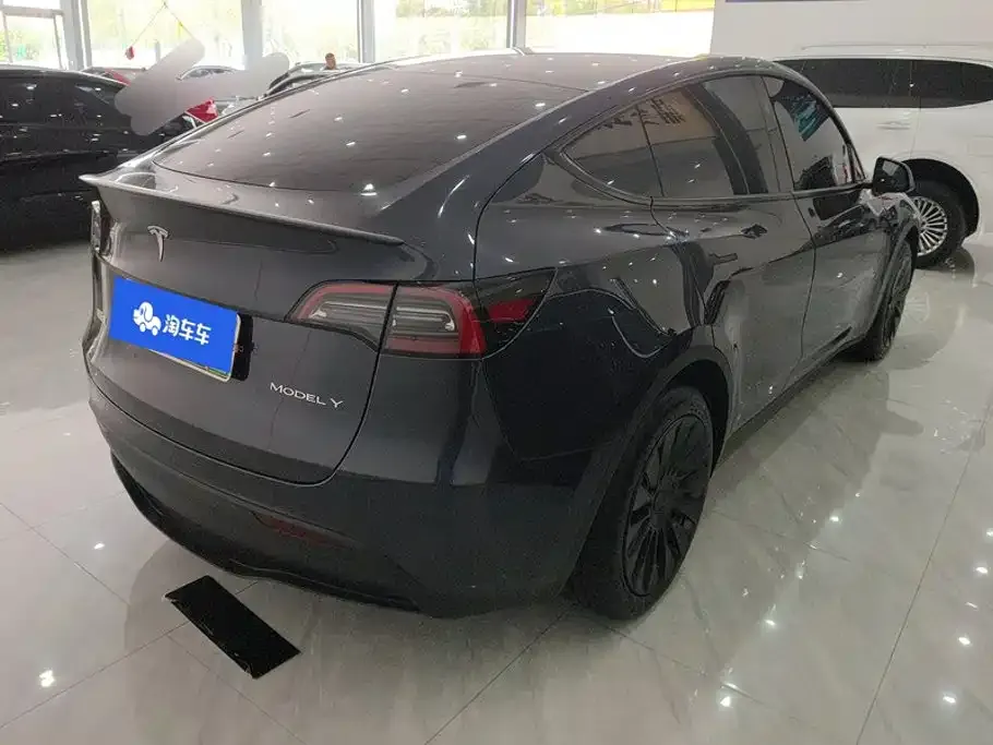Tesla Model Y — фото 7