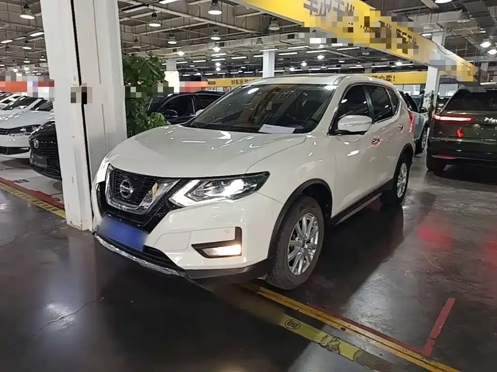 Nissan X-Trail — фото 1