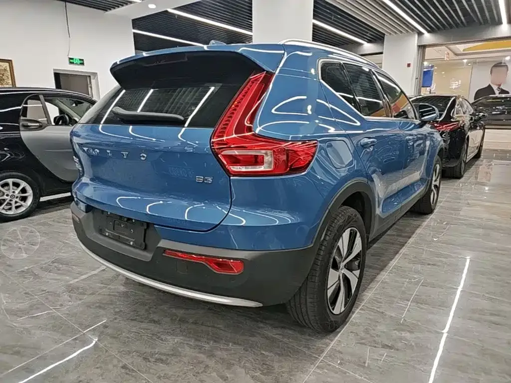 Volvo XC40 — фото 2