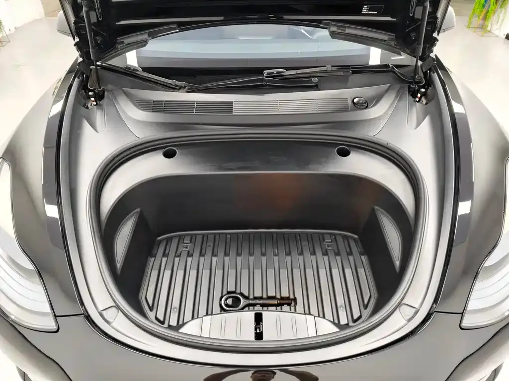 Tesla Model 3 — фото 6