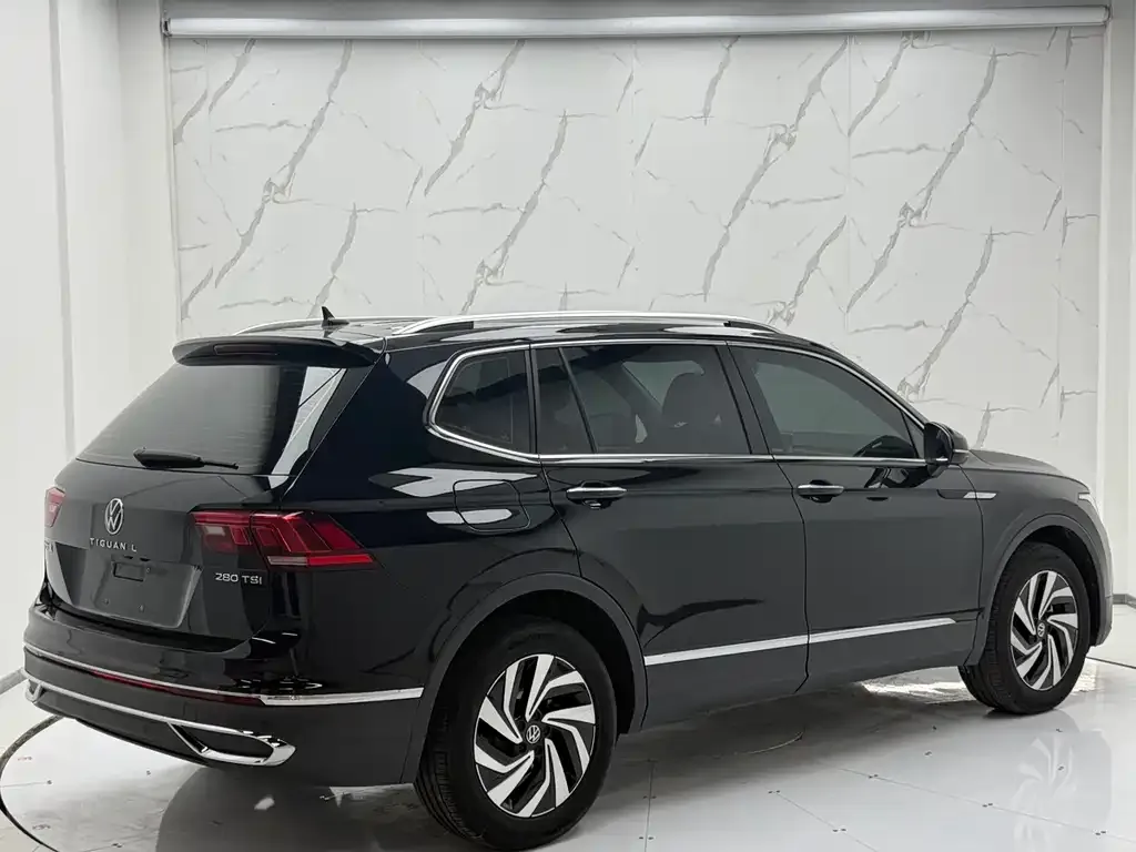 Volkswagen Tiguan L — фото 3