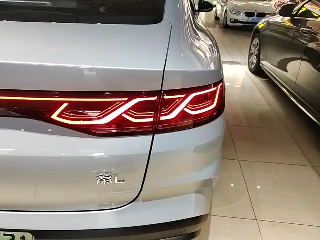 BYD Qin L — фото 6