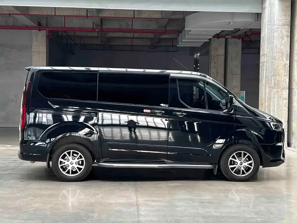 Ford Tourneo — фото 4