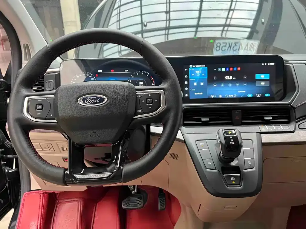 Ford Tourneo — фото 10