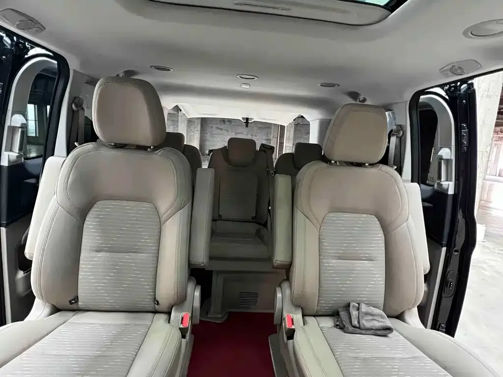 Ford Tourneo — фото 8