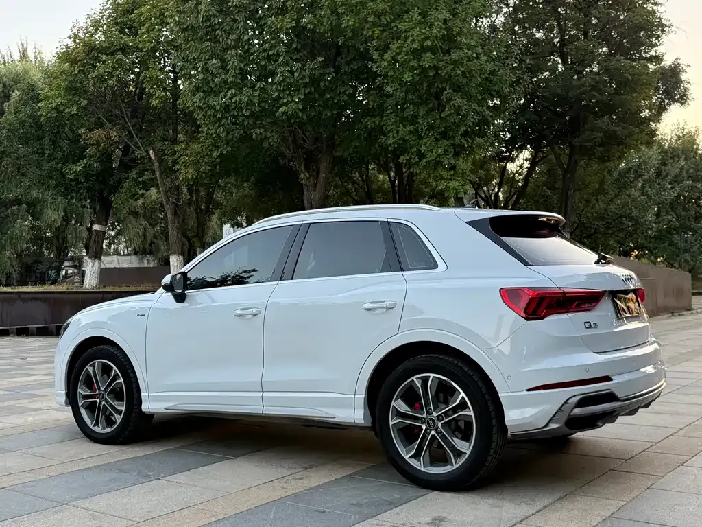 Audi Q3 — фото 10