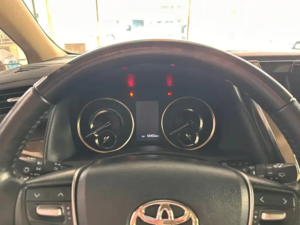 Toyota Vellfire — фото 2