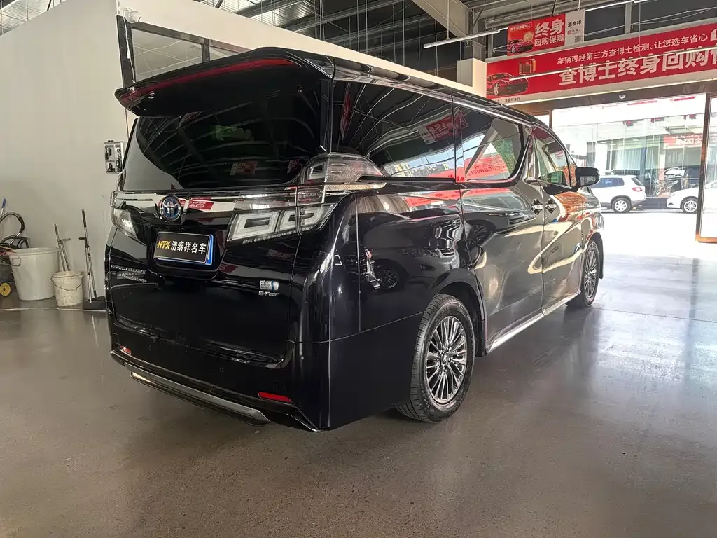 Toyota Vellfire — фото 6
