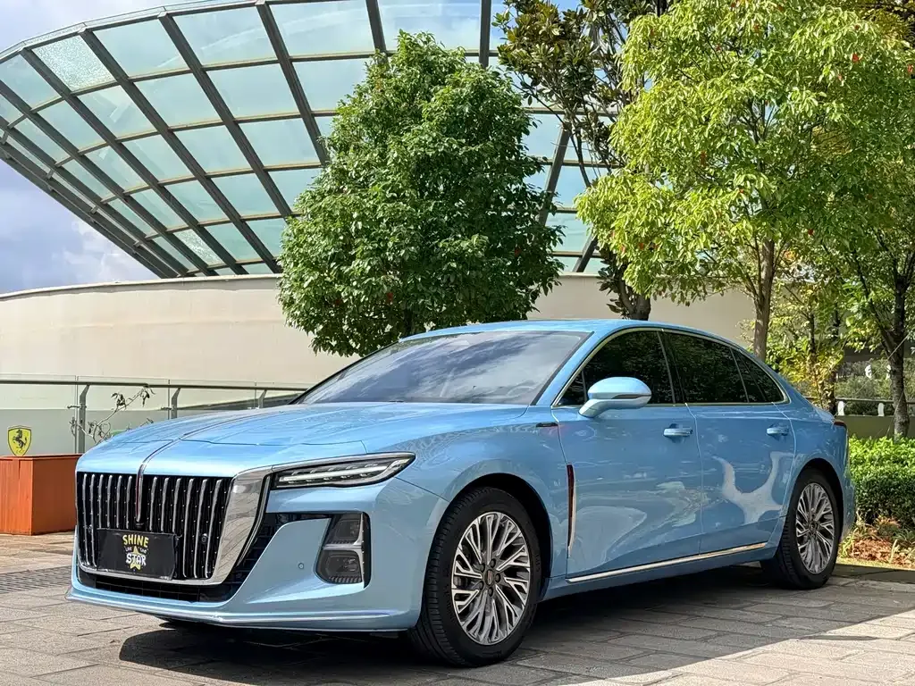 Hongqi H5 — фото 1