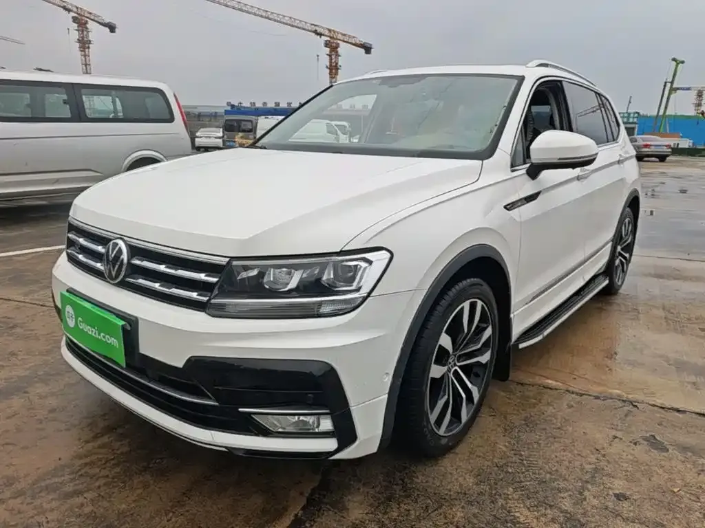 Volkswagen Tiguan L — фото 7
