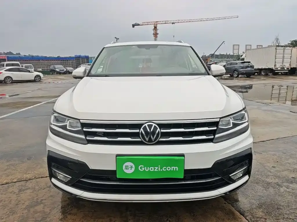 Volkswagen Tiguan L — фото 2