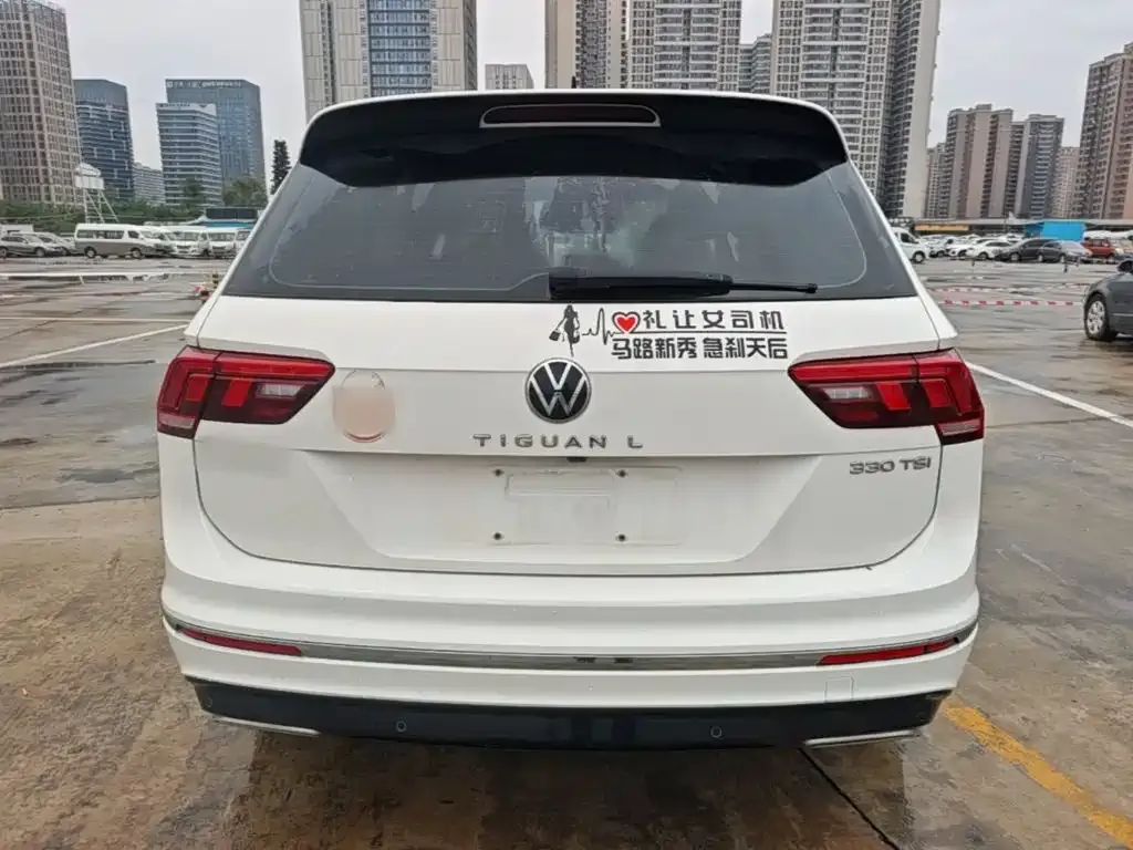 Volkswagen Tiguan L — фото 6