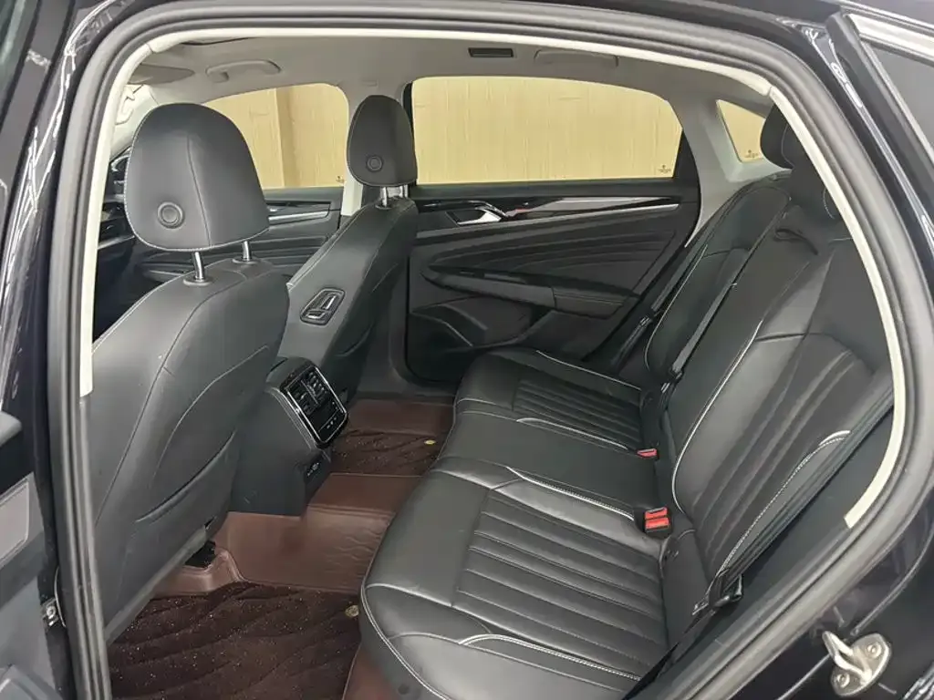 Volkswagen Passat — фото 8